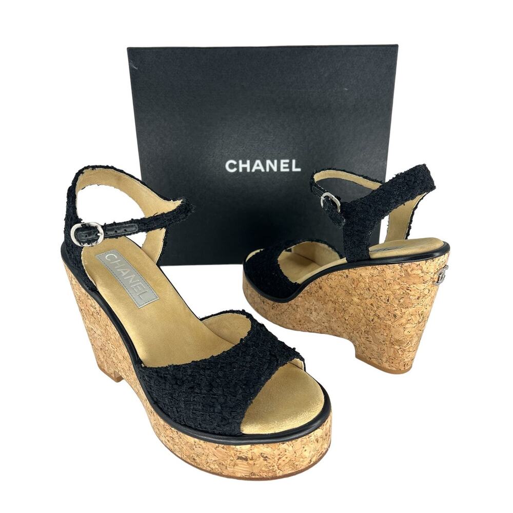 CHANEL Black and Gold Wedge Sandals - Picture 4 of 16